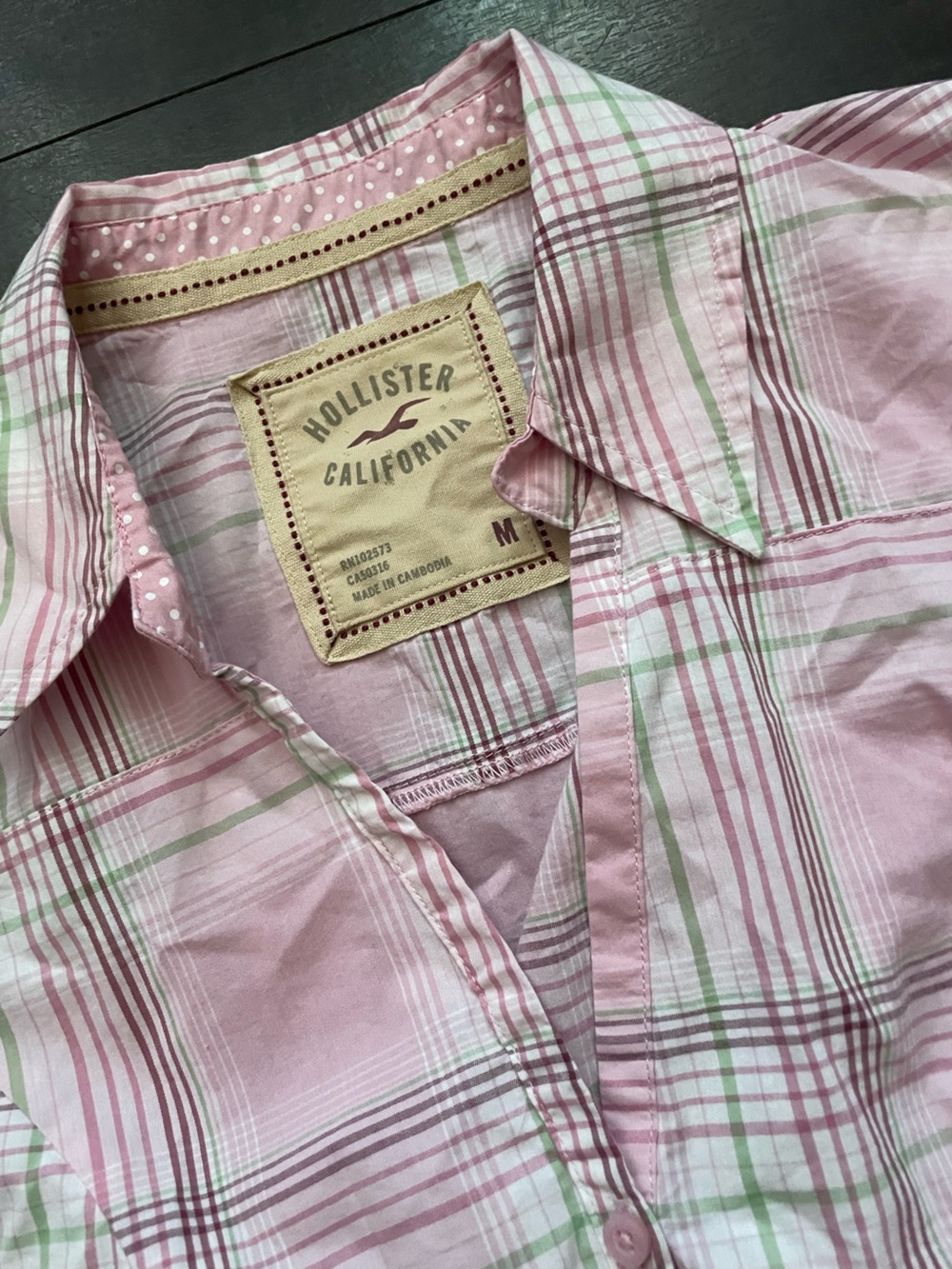 Hollister Pink Plaid Short Sleeve Button-Down Shirt - Picture 2 of 3